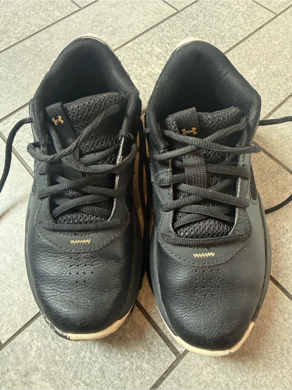 Under Armour Kids Black & Gold Low-Top Sneakers